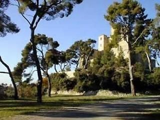 Chateau De Meyrargues Экстерьер фото
